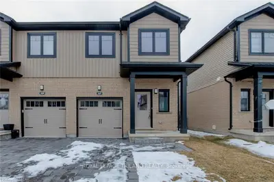2607 HOLBROOK Drive, London South, ON N6M 0G2