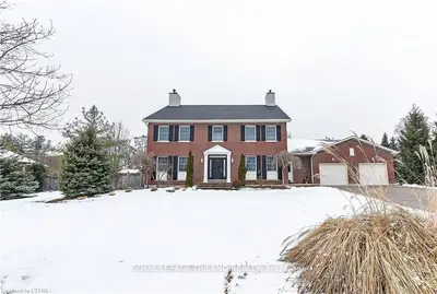 1935 ASHGROVE Court, London South, ON N6K 4S2