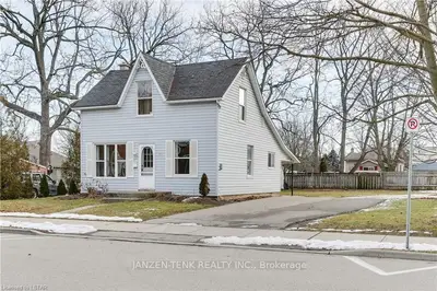 35 St Andrew Street, Aylmer, On N5h 2m9