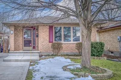 167 CLARA Crescent, London South, ON N6E 3H1