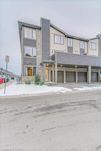 1960 DALMAGARRY Road 128, London North, ON N6G 0T8