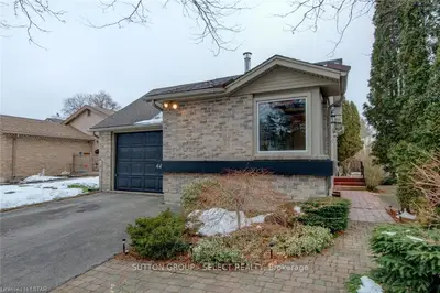 44 DALHOUSIE Crescent, London South, ON N6K 3N2