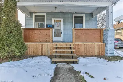 221 East Street, London East, On N5z 2s3