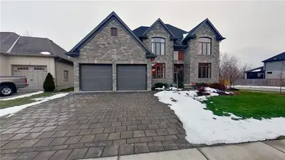 169 PEBBLECREEK Walk, London North, ON N6G 0K3