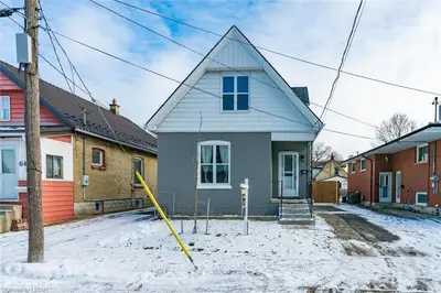 62 DILLABOUGH Street, London East, ON N5Z 2B8