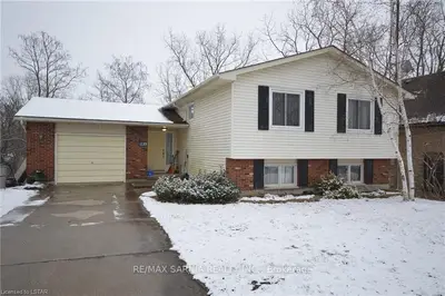 19 MAC NAB Street, Lambton Shores, ON N0N 1J0