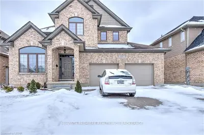 1557 SANDPIPER Drive, London North, ON N5X 0G4