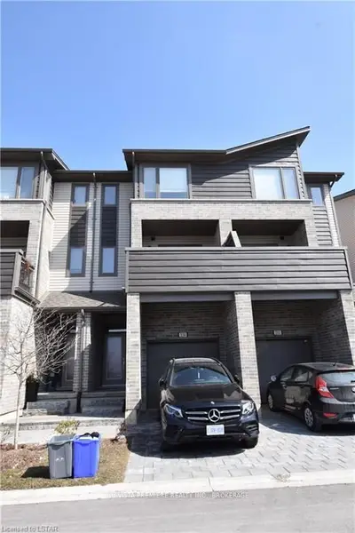 1960 DALMAGARRY Road 230, London North, ON N6G 0T8