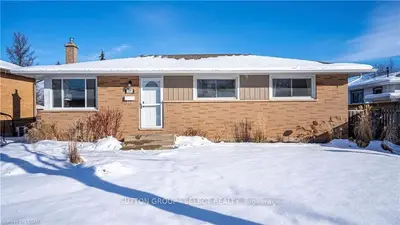 77 DEVERON Crescent, London South, ON N5Z 4B3