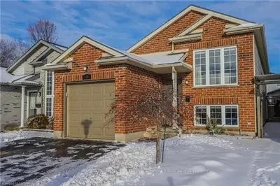 244 Exmouth Circle, London East, ON N5V 5G6