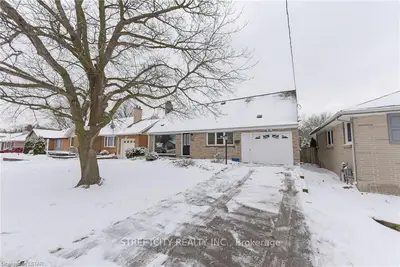 37 BASE LINE Road E, London South, ON N6C 2N6