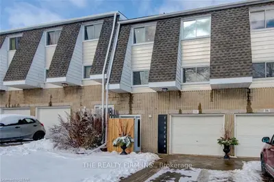 14 FAIRFAX Court, London North, ON N6G 2S8