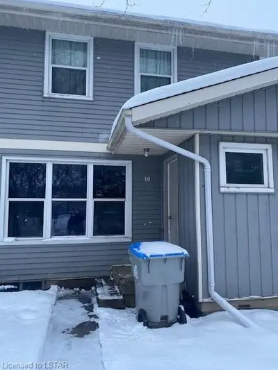 18 ST. CHARLES Place, Huron East, ON N0M 1L0