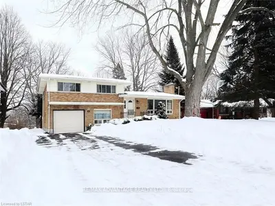 61 HEATHCOTE Avenue, London North, ON N6G 1V3