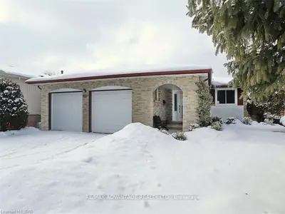 4 ROSTHERNE Crescent, London South, ON N6E 1Y2