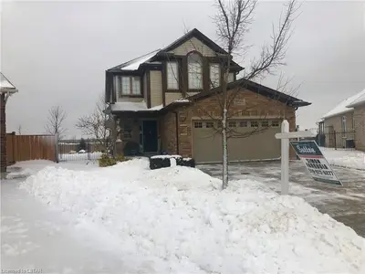2246 CARDINAL Court, London South, ON N6M 0C2