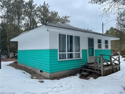6428 VICTORIA Avenue, Lambton Shores, ON N0N 1J2