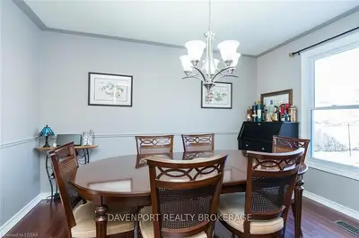 328 VILLAGE GREEN Avenue, London South, ON N6J 3Z7