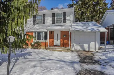 672 GALLOWAY Crescent, London South, ON N6J 2Y7