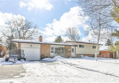 767 HEADLEY Drive, London North, ON N6H 3V7