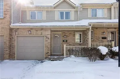 10 ROSSMORE Court 58, London South, ON N6C 6A3