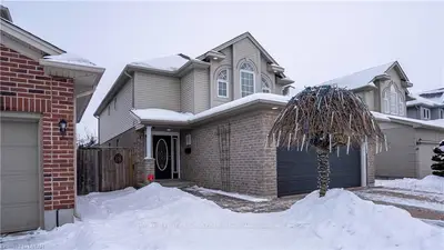 363 CHELTON Road, London South, ON N6M 1L3