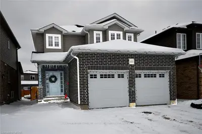 1353 SANDBAR Street, London North, ON N6G 5K2