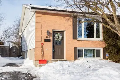 591 DEVERON Crescent, London South, ON N5Z 4M4