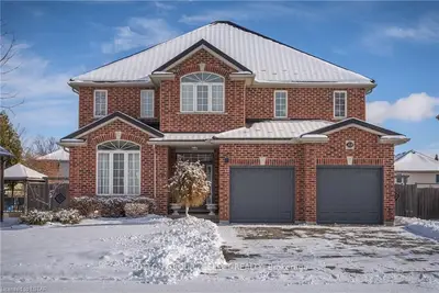 39 FARMHOUSE Court, London East, ON N5Y 5M4