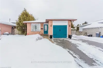 44 BLANCHARD Crescent, London North, ON N6G 4E4