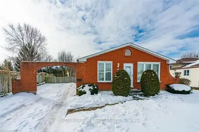 92 ASHBURY Avenue, London South, ON N6E 1T1