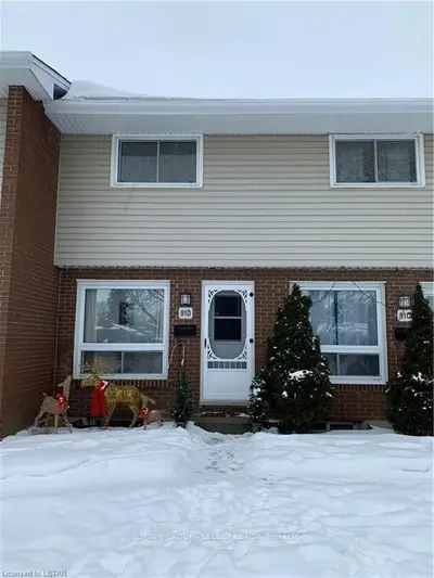 91D WELLESLEY Crescent, London East, ON N5V 1J6