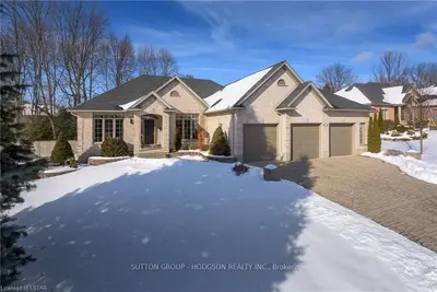 115 FITZWILLIAM Boulevard, London North, ON N6H 5H4