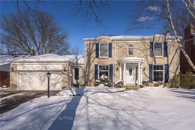 19 FRIARS Way, London North, ON N6G 2A9