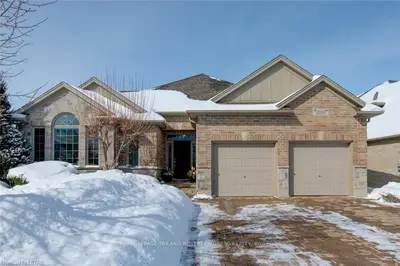 2093 RIVERBEND Road, London South, ON N6K 0A3