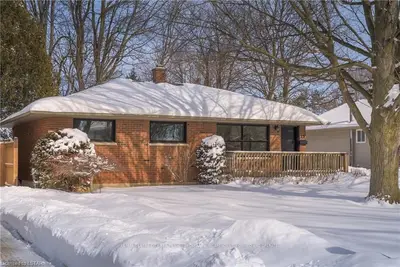 29 PANNELL Lane, Strathroy-Caradoc, ON N7G 2C5