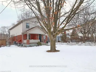 343 BALDERSTONE Avenue, London South, ON N6C 4M3