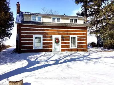 4570 WILLIAM Street, Plympton-Wyoming, ON N0N 1J6
