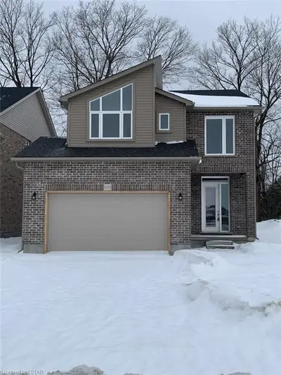 2017 Cedarpark Drive, London North, ON N5X 0N2