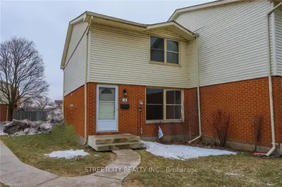 51 SHOLTO Drive 18, London South, ON N6E 2H9