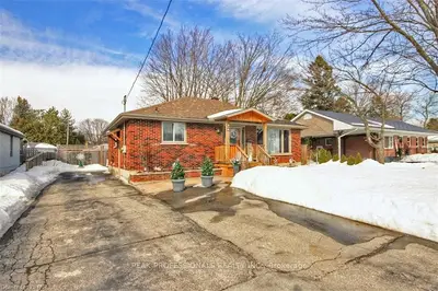 14 MAGEE Street, London East, ON N5W 1C4