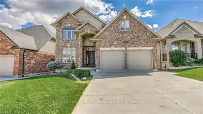 1944 BEAVERBROOK Avenue, London North, ON N6H 5X6