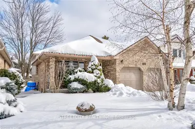 18 CHRISTIANS Drive, London East, ON N5V 4N9