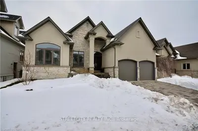1515 SHORE Road 21, London South, ON N6K 5B7
