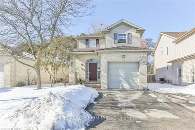 166 THURMAN Circle, London East, ON N5V 4Z1