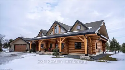 6521 Longwoods Road, Southwest Middlesex, ON N0L 1T0
