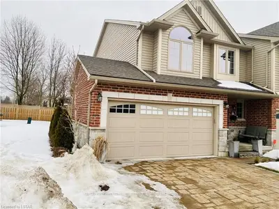 1010 FANSHAWE PARK Road E 29, London North, ON N5X 0K9
