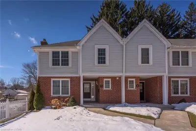 1311 SPRINGBANK Avenue 3, London South, ON N6K 1Z9