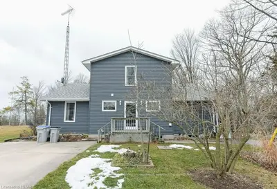8370 GLENDALE Drive, Lambton Shores, ON N0N 1J7
