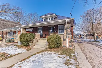 884 TRAFALGAR Street, London East, ON N5Z 1E8